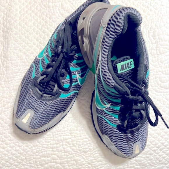 PRICE DROP/ 👟NEW NIKE👟ATHLETIC SHOES - Picture 3 of 4